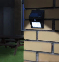 Lyyt LED 20 LED Solar IP44 Security Light