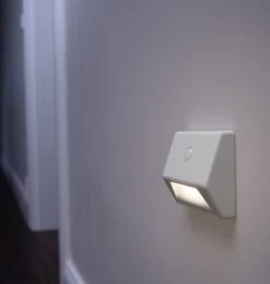 Ledvance NIGHTLUX Stair Battery LED Sensor Night Light -Home Lighting Store 4058075260658 asset 1884361 NIGHTLUX Stair White 3 28017.1616517383