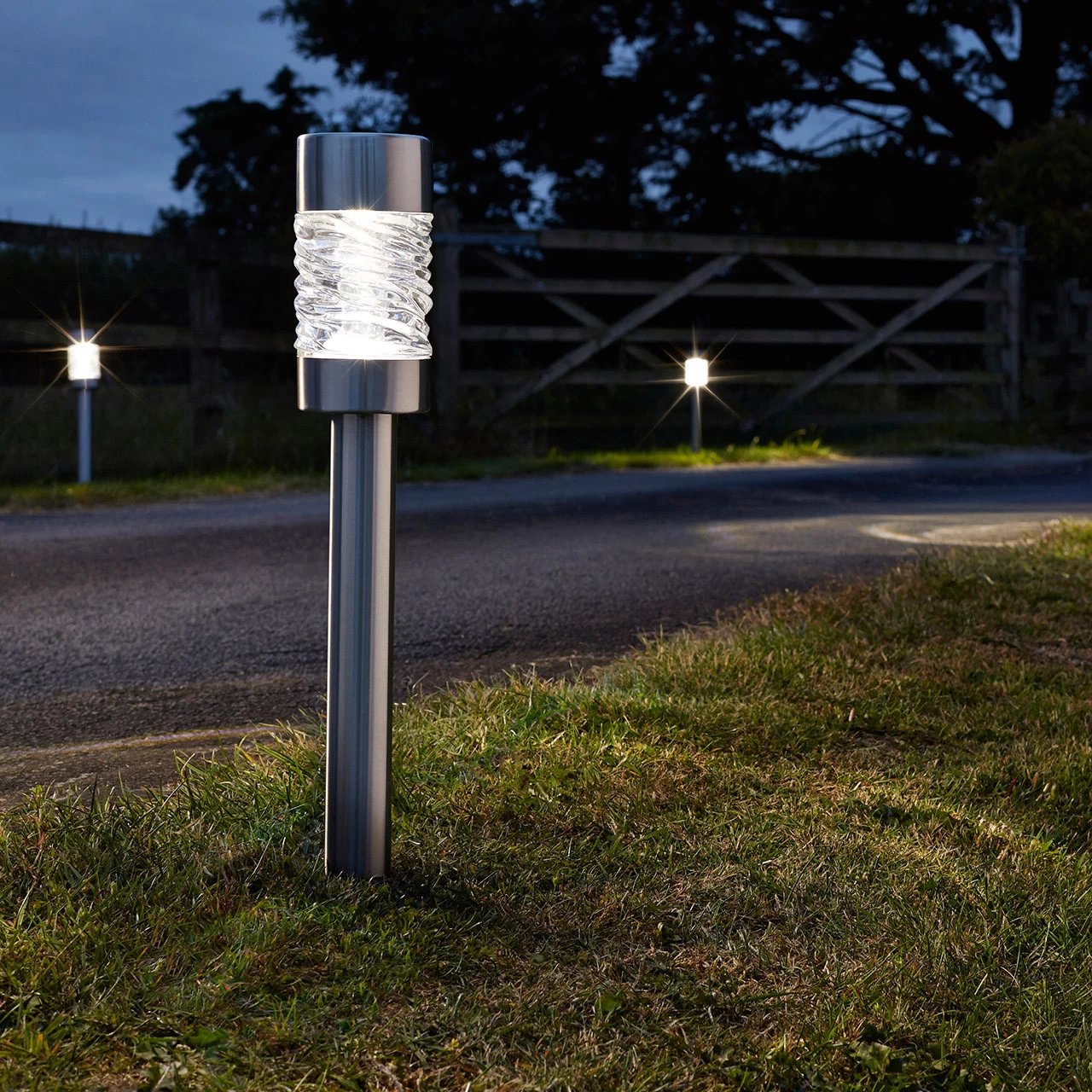 SuperBright Solar Powered LED Stake Light MARTELLO 3-Pack White Brushed Stainless Steel 3 SuperBright Solar Powered LED Stake Light MARTELLO 3-Pack White Brushed Stainless Steel