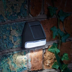 SuperBright Solar Powered LED Wall And Fence Light 4-Pack White Black -Home Lighting Store 6822 Wall Fence Post Light Night insitu 35441.1653989135