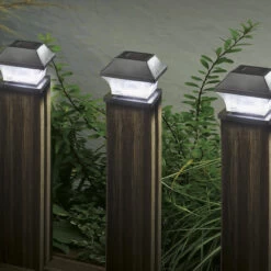 SuperBright Solar Powered LED Post Light 4-Pack White Black