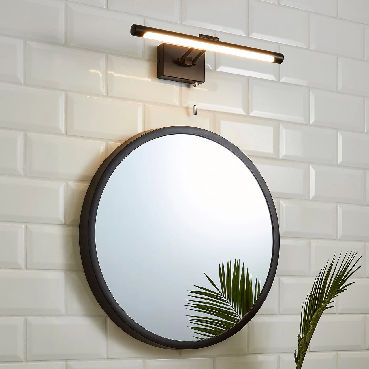 Spa Chai LED Picture/Mirror Light 8W With Pull Switch Warm White Matt Black 6 Spa Chai LED Picture/Mirror Light 8W With Pull Switch Warm White Matt Black - Image 4