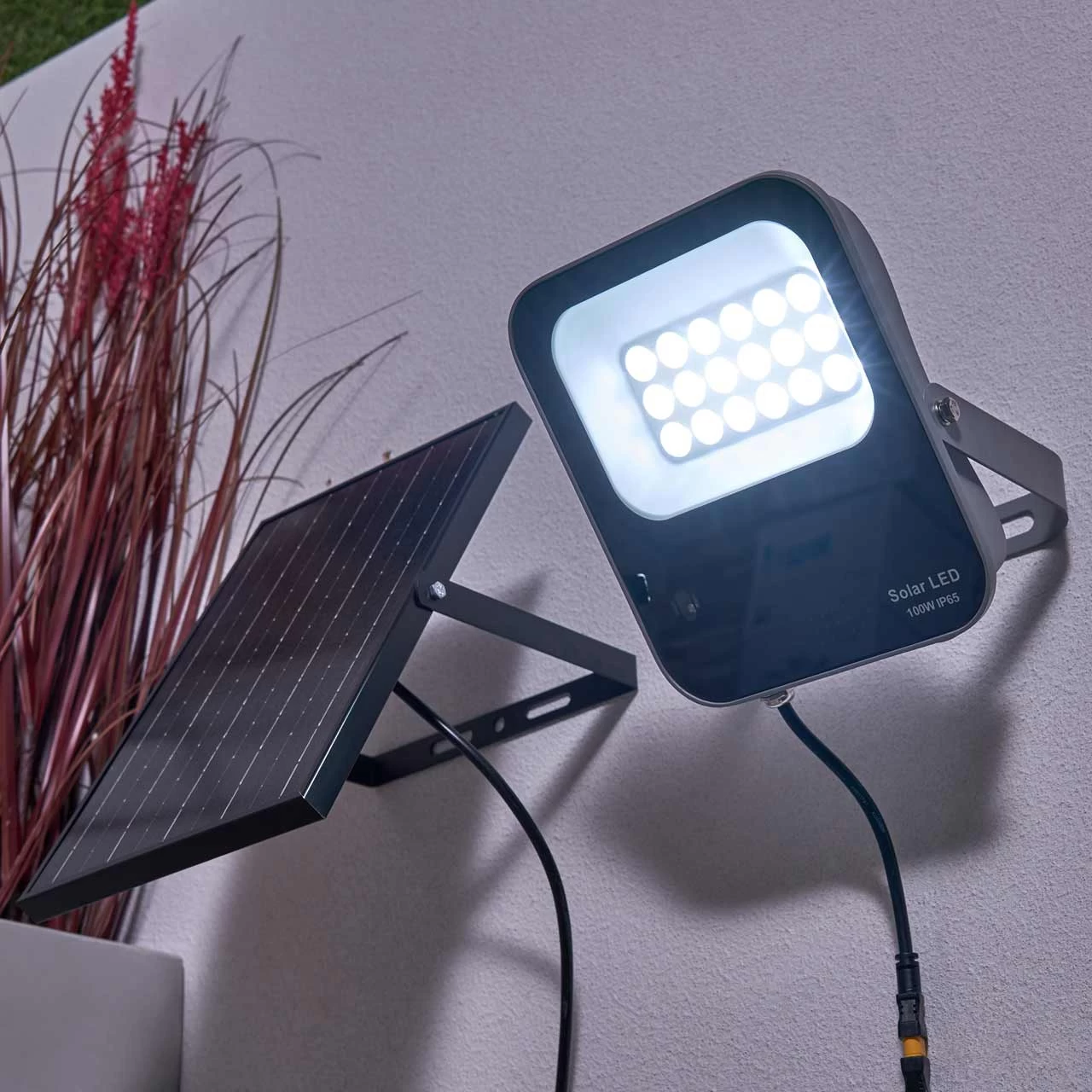 Zink DENBY 1100lm LED Solar Floodlight Grey 4 Zink DENBY 1100lm LED Solar Floodlight Grey - Image 2