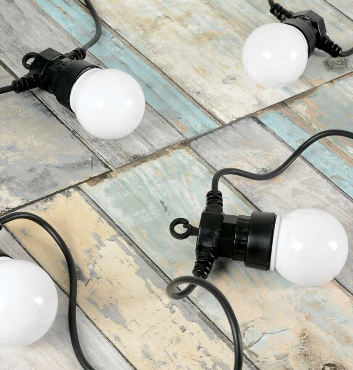 Lyyt LED Festoon Light 5 Metre Multi-Coloured Waterproof (10 Lights) 4 Lyyt LED Festoon Light 5 Metre Multi-Coloured Waterproof (10 Lights) - Image 2