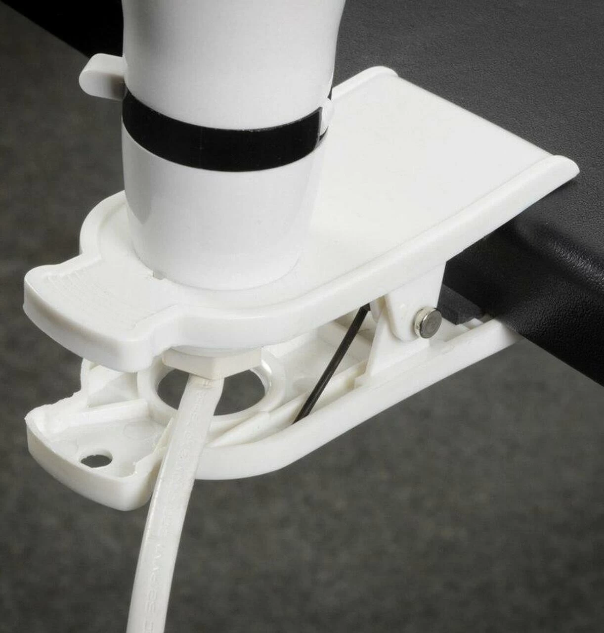 Mercury Lampholder Clip On Switched Lamp Holder UK Plug White 1.8m Flex 6 Mercury Lampholder Clip On Switched Lamp Holder UK Plug White 1.8m Flex - Image 4