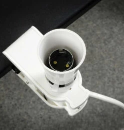 Mercury Lampholder Clip On Switched Lamp Holder UK Plug White 1.8m Flex