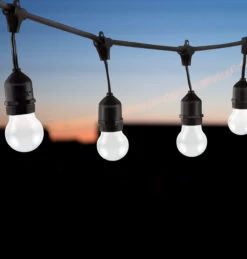 Festoon Light Premium 10m Connectible Outdoor E27 White With 20x LED Golfball Light Bulbs